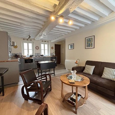 Les Remparts Apt Spacieux 1 Er Etage Renove Joliment Decore Bien Equipe Plein Centre Bayeux Proche Plages Du Debarquement Parking Gratuit A Proximite Eksteriør billede