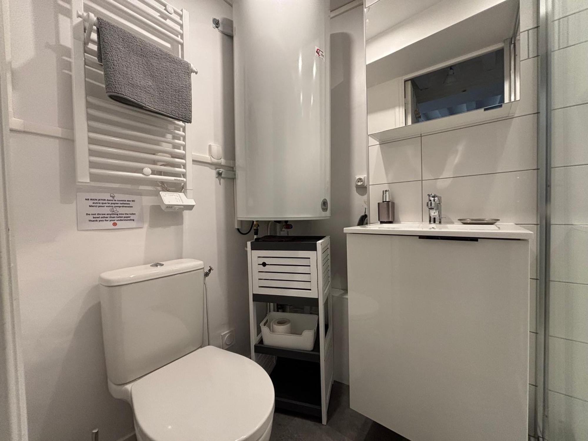 Les Remparts Apt Spacieux 1 Er Etage Renove Joliment Decore Bien Equipe Plein Centre Bayeux Proche Plages Du Debarquement Parking Gratuit A Proximite Eksteriør billede