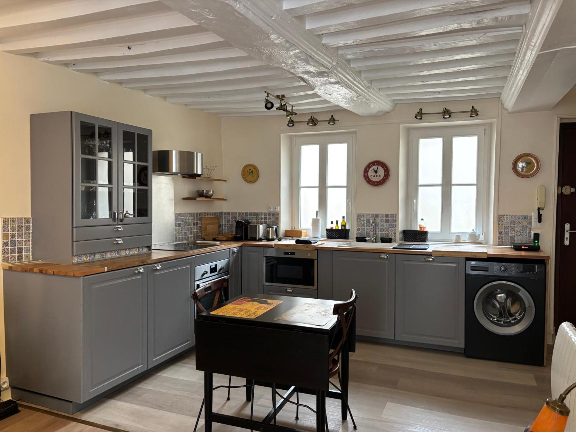 Les Remparts Apt Spacieux 1 Er Etage Renove Joliment Decore Bien Equipe Plein Centre Bayeux Proche Plages Du Debarquement Parking Gratuit A Proximite Eksteriør billede